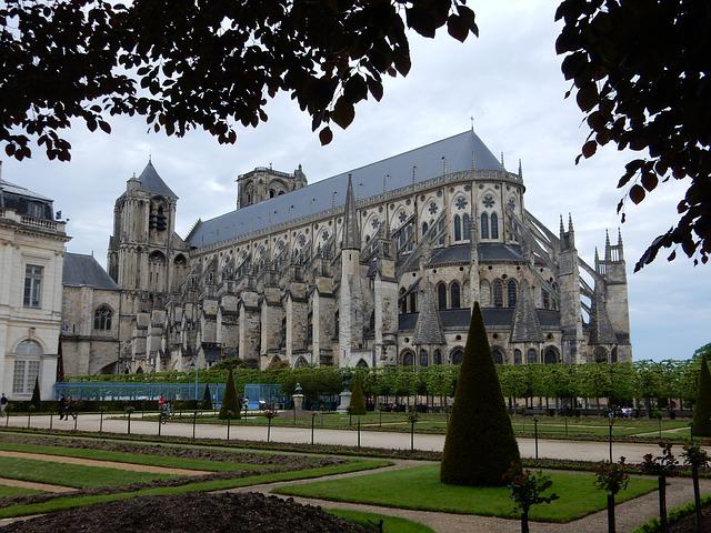 Paris Nice voiture Bourges