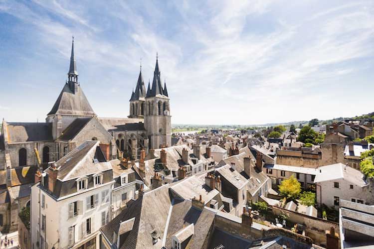 chateau_royal_de_blois Paris - La Baule en voiture