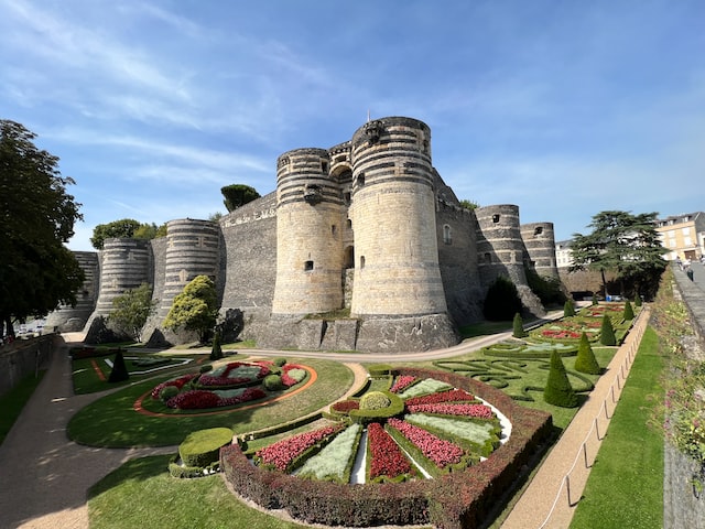 le_chateau_des_ducs_d_anjou Un itinéraire rempli d'histoire