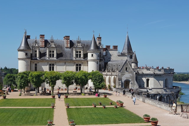 le_palais_des_rois_de_france paris-la-baule-voiture
