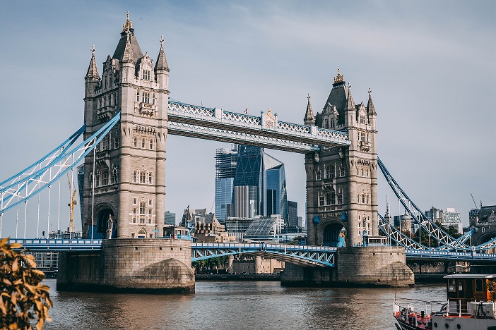 charles-postiaux-Q6UehpkBSnQ-unsplash tower bridge