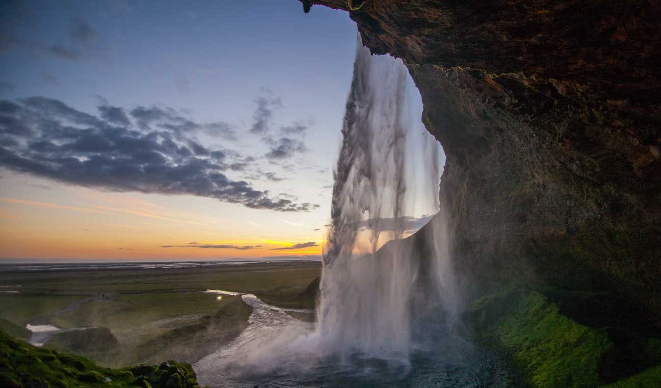 La cascade de Seljalandsfoss